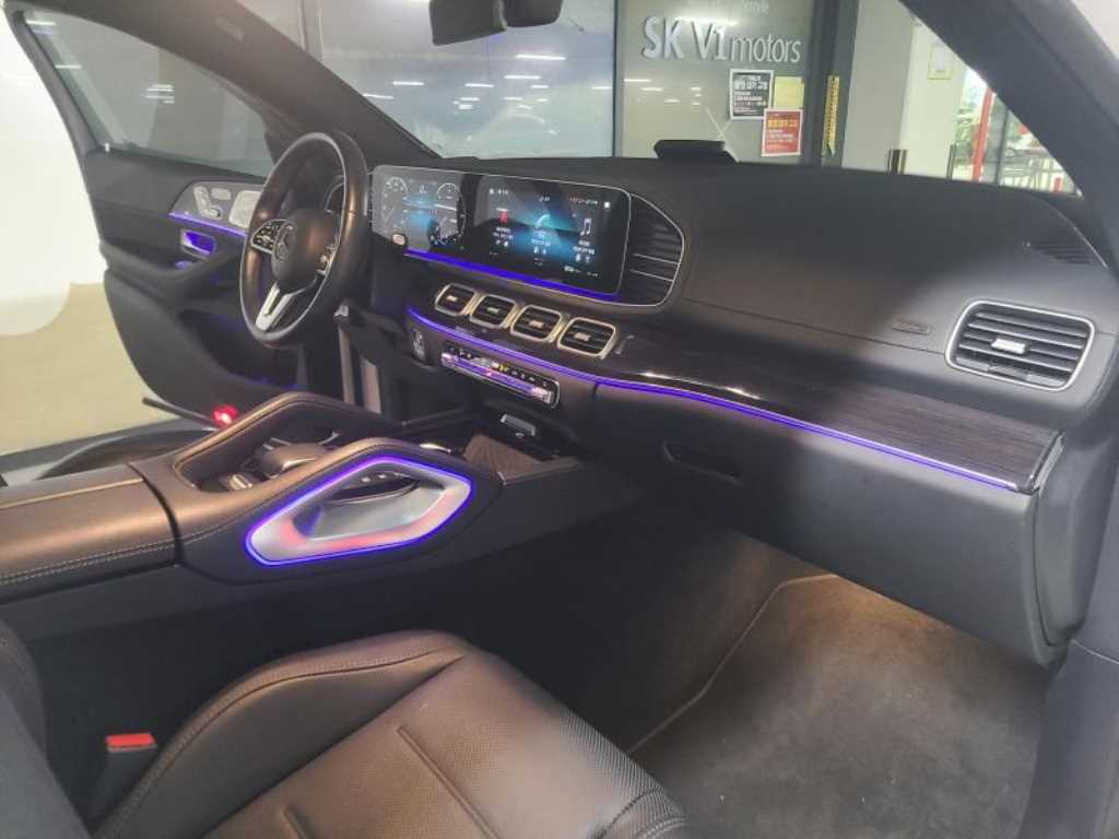 벤츠 GLE클래스(4세대) GLE 400d 4매틱 쿠페 - 이미지 3