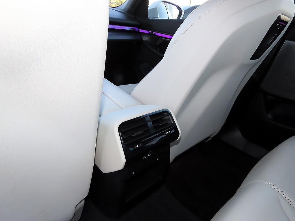 BMW 5시리즈(8세대) 520i - 이미지 9