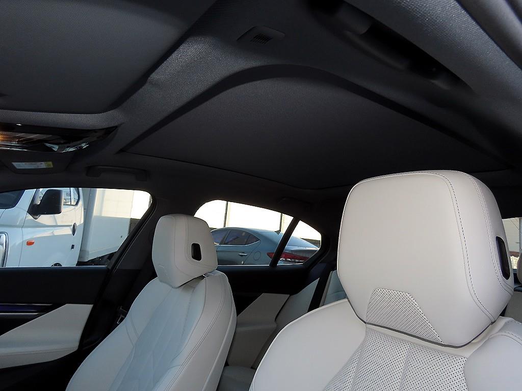 BMW 5시리즈(8세대) 520i - 이미지 13