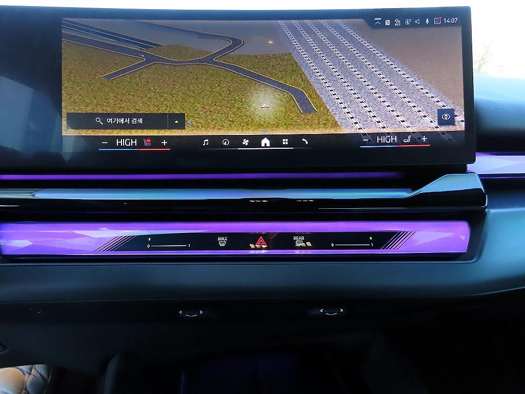 BMW 5시리즈(8세대) 520i - 이미지 11