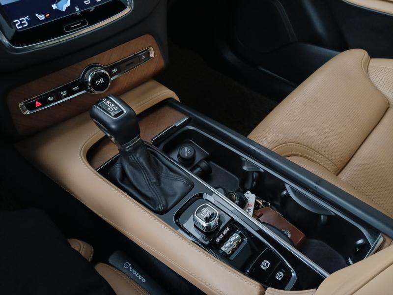 볼보 XC90(2세대) D5 AWD 인스크립션 - 이미지 2