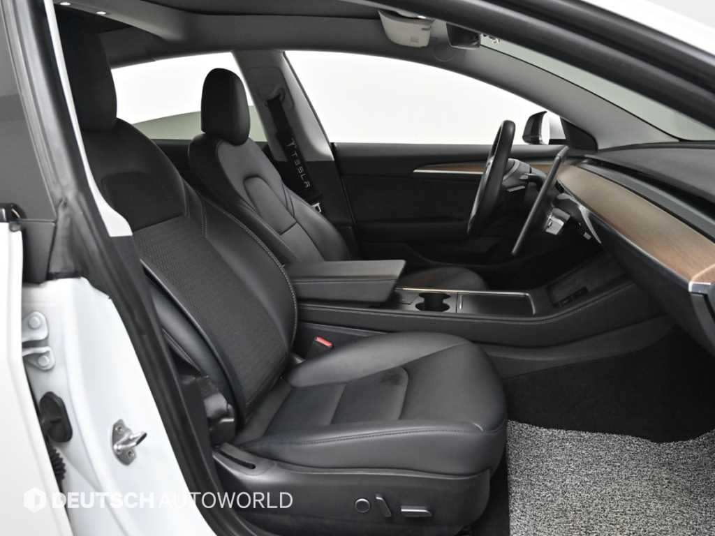 테슬라 모델 3 AWD 롱 레인지 - 이미지 18