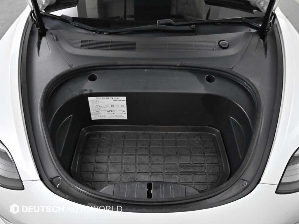 테슬라 모델 3 AWD 롱 레인지 - 이미지 19