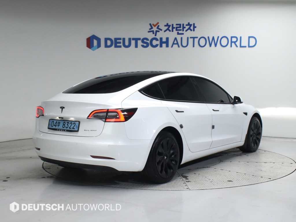 테슬라 모델 3 AWD 롱 레인지 - 이미지 3