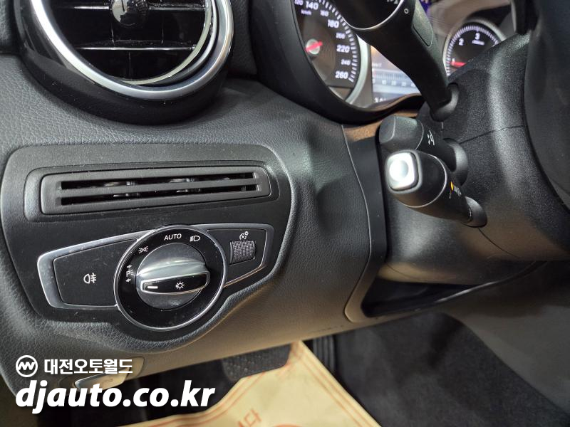 벤츠 C클래스(4세대) C200 d - 이미지 17