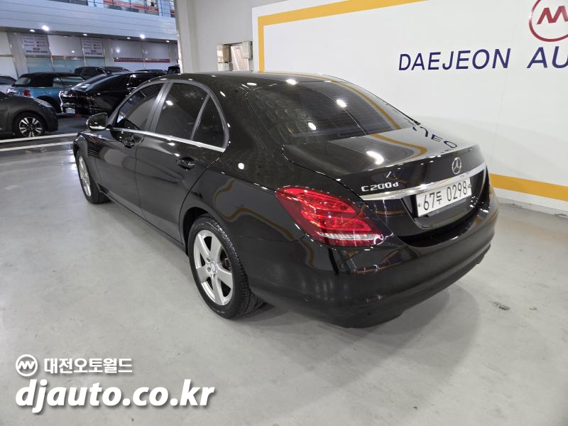 벤츠 C클래스(4세대) C200 d - 이미지 2