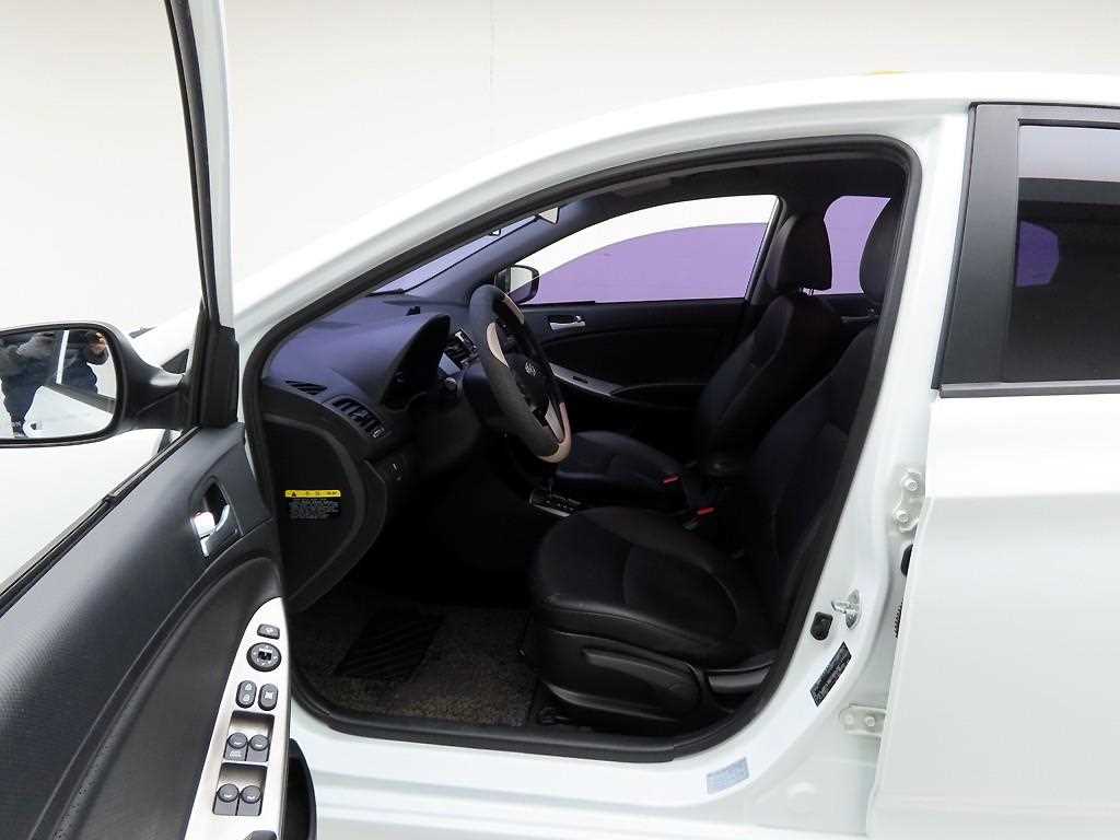 현대 엑센트 신형 1.4 VVT 모던 - 이미지 18