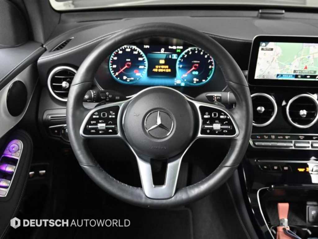 벤츠 GLC클래스 GLC 300e 4매틱 - 이미지 17