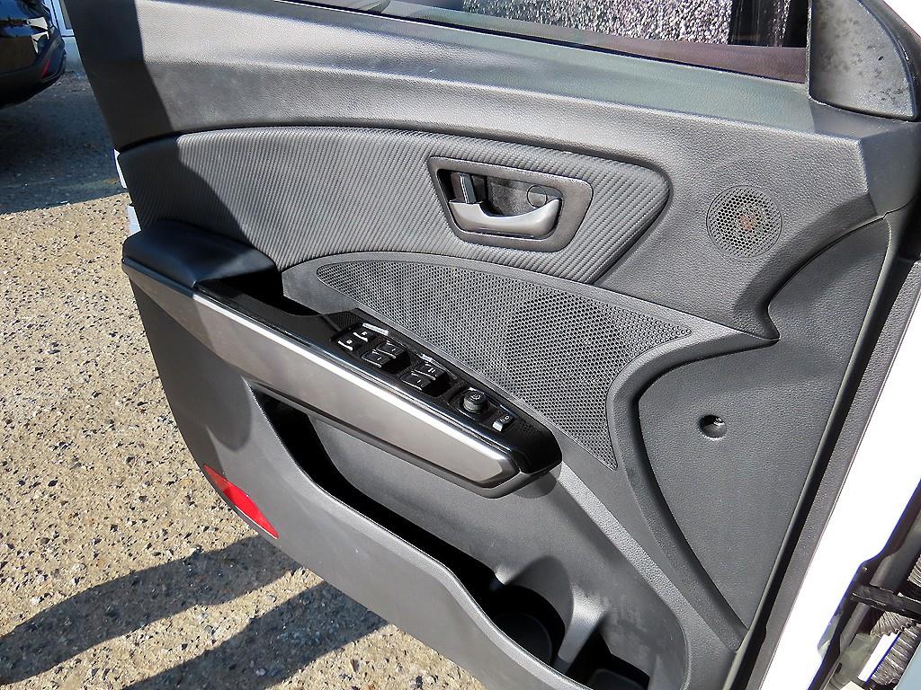 KG모빌리티(쌍용) 더 뉴티볼리 1.6 가솔린 2WD V3 - 이미지 5