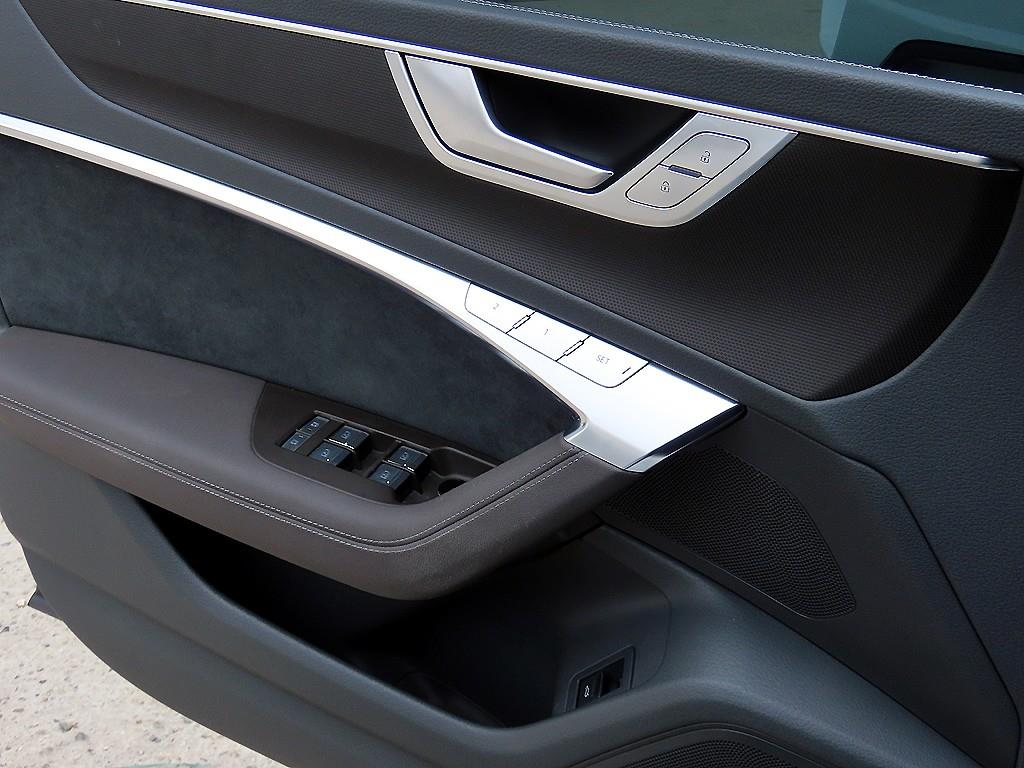 아우디 A7(2세대) 55 TFSI 콰트로 프리미엄 - 이미지 2