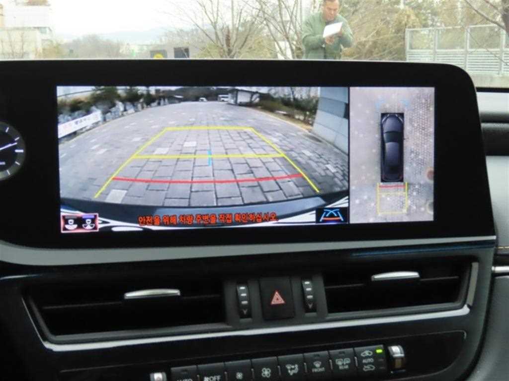 렉서스 ES(7세대) 300h 이그제큐티브 - 이미지 4