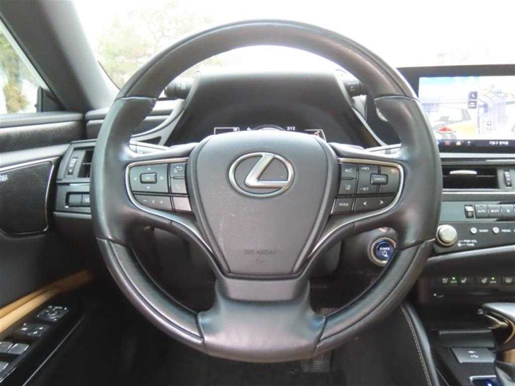 렉서스 ES(7세대) 300h 이그제큐티브 - 이미지 17