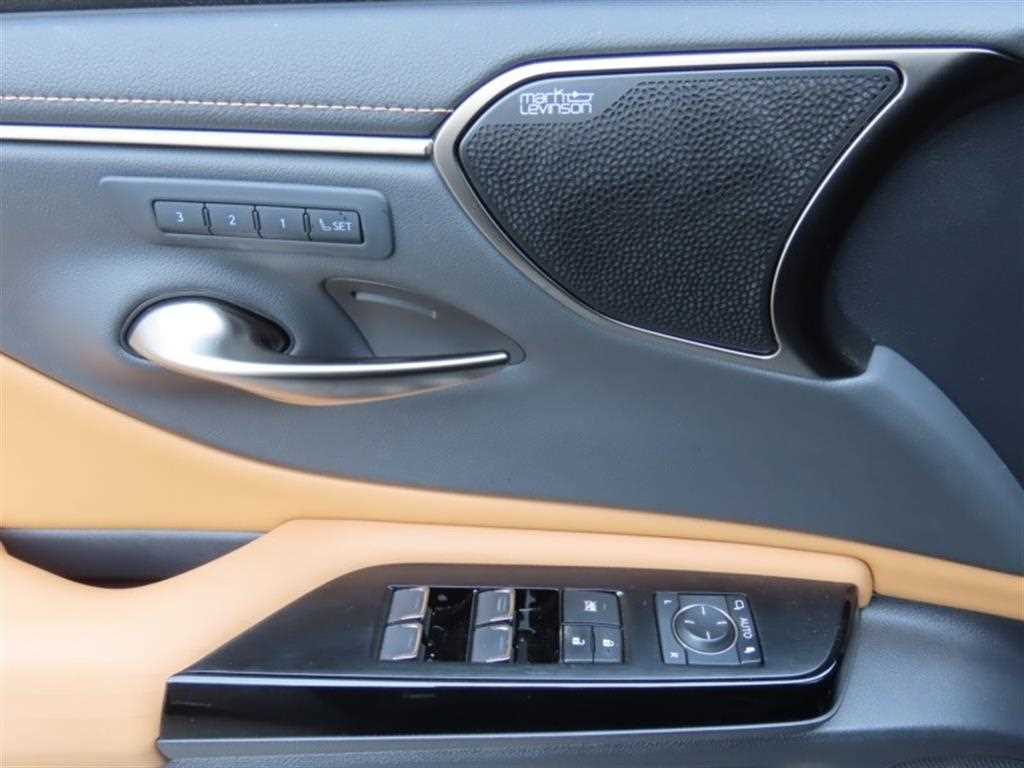 렉서스 ES(7세대) 300h 이그제큐티브 - 이미지 18