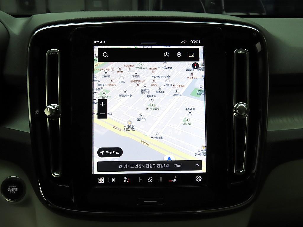 볼보 XC40 2.0 B4 AWD 울트라 브라이트 - 이미지 15