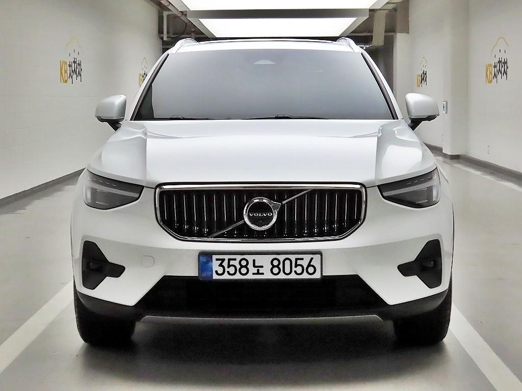 볼보 XC40 2.0 B4 AWD 울트라 브라이트
