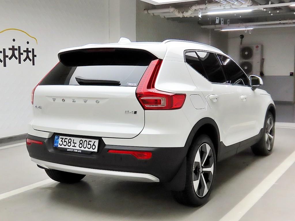 볼보 XC40 2.0 B4 AWD 울트라 브라이트 - 이미지 19