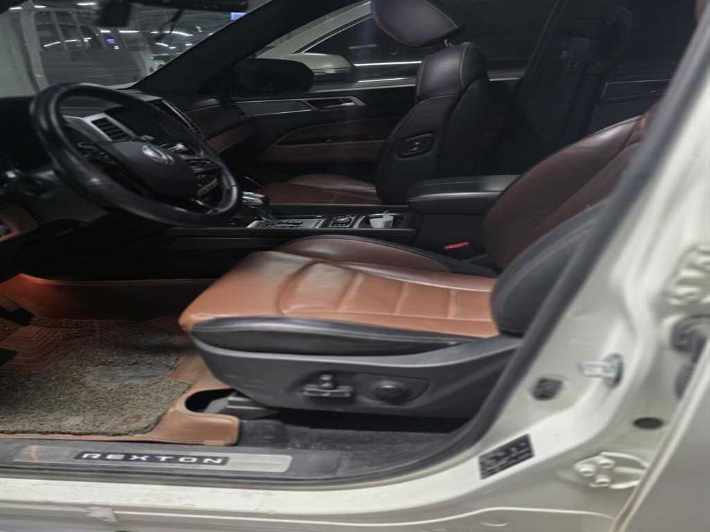 KG모빌리티(쌍용) G4 렉스턴 2.2 4WD 마제스티 - 이미지 9