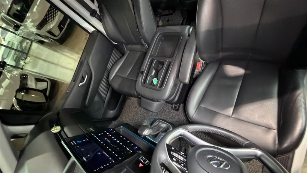 현대 스타리아 2.2 디젤 투어러 9인승 4WD 모던