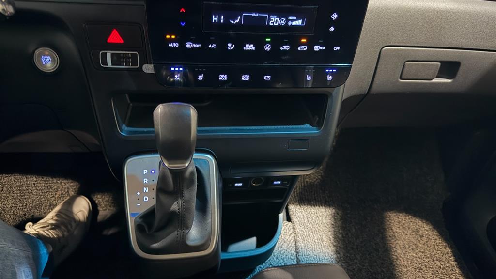 현대 스타리아 2.2 디젤 투어러 9인승 4WD 모던 - 이미지 16