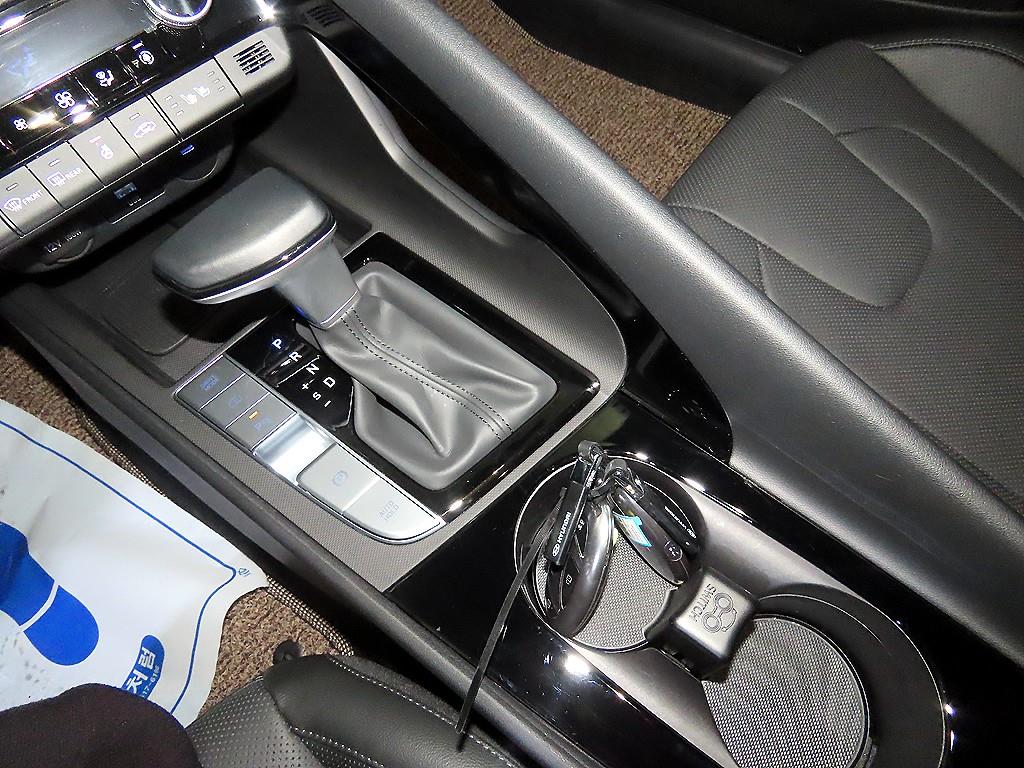 현대 더 뉴아반떼 하이브리드(CN7) 1.6 HEV 인스퍼레이션 - 이미지 16