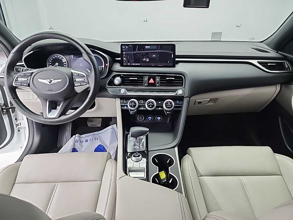 제네시스 더 뉴G70 가솔린 2.0T 2WD 기본형 - 이미지 9