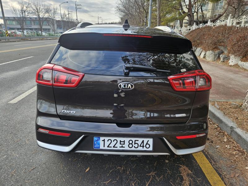 기아 니로 1.6 하이브리드 프레스티지 - 이미지 13