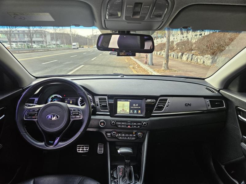 기아 니로 1.6 하이브리드 프레스티지 - 이미지 16