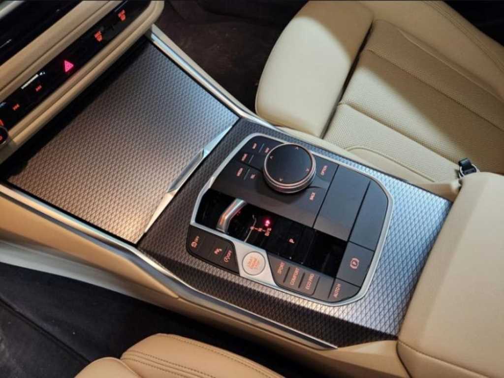 BMW 3시리즈(7세대) 320i M 스포츠팩 - 이미지 8