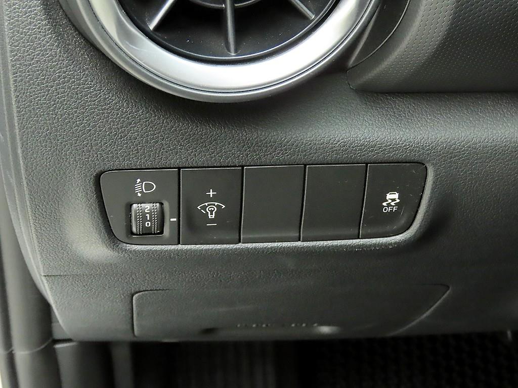 현대 더 뉴코나 1.6 2WD 모던 - 이미지 11