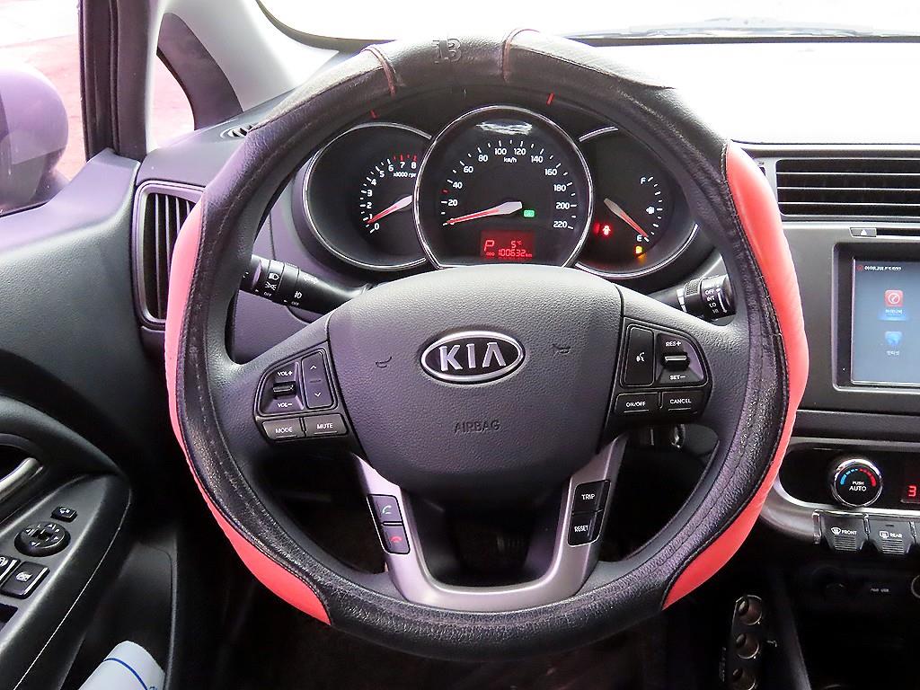 기아 올 뉴프라이드 4도어 1.6 GDI 럭셔리 - 이미지 17