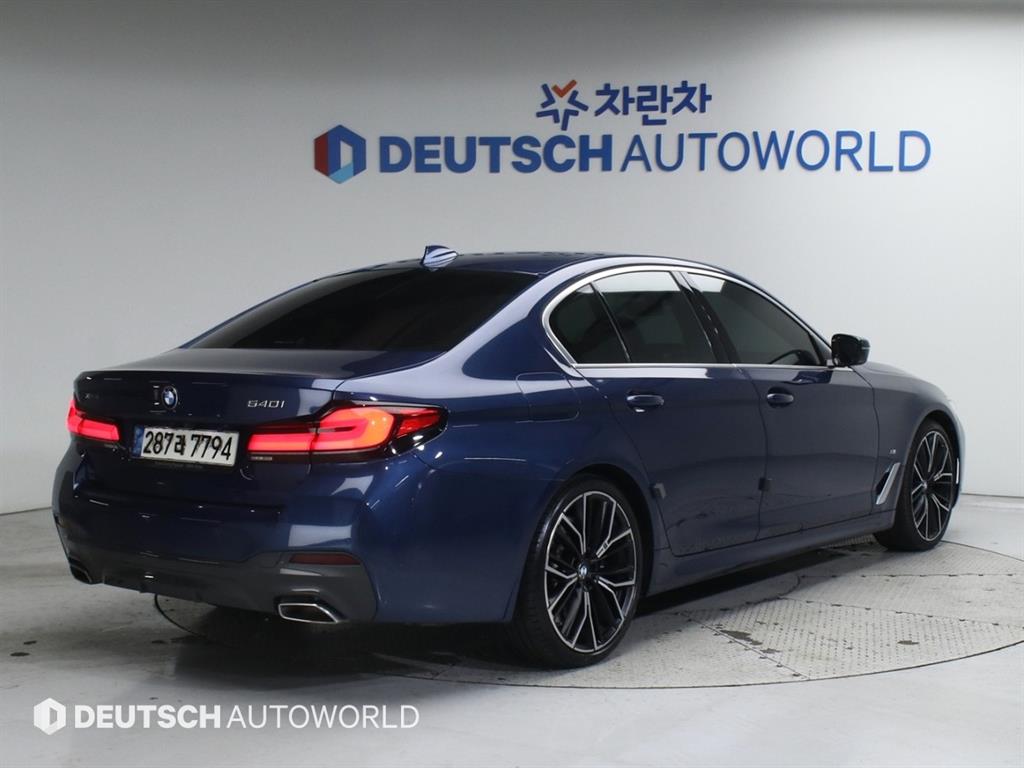 BMW 5시리즈(7세대) 540i xDrive M스포츠팩 - 이미지 9