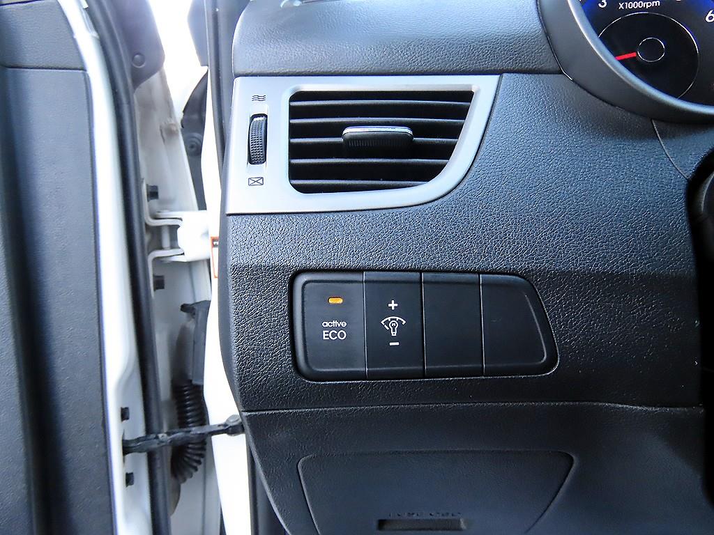 현대 아반떼MD M16 GDi 럭셔리 - 이미지 8