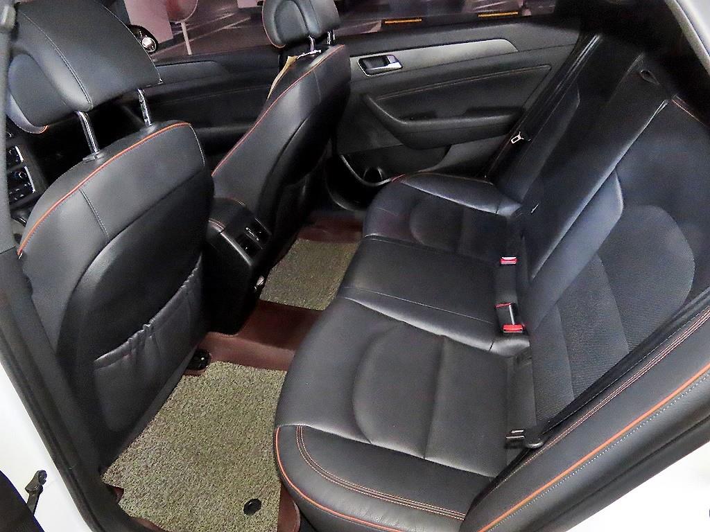 현대 LF쏘나타 2.0 터보 익스클루시브 - 이미지 16