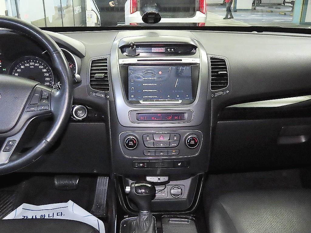 기아 뉴쏘렌토 R R2.0 2WD TLX - 이미지 15