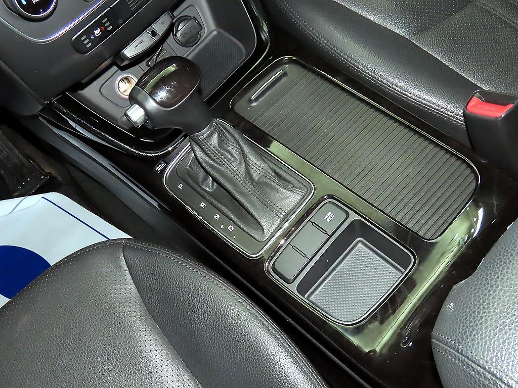 기아 뉴쏘렌토 R R2.0 2WD TLX - 이미지 2