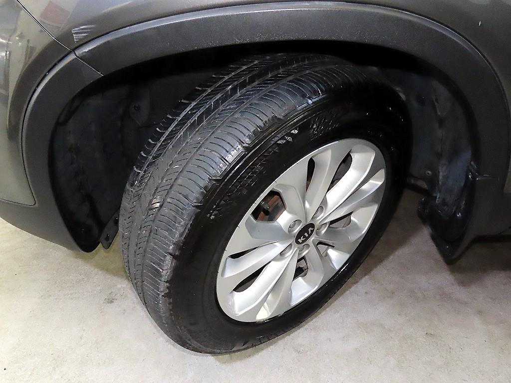 기아 뉴쏘렌토 R R2.0 2WD TLX - 이미지 9