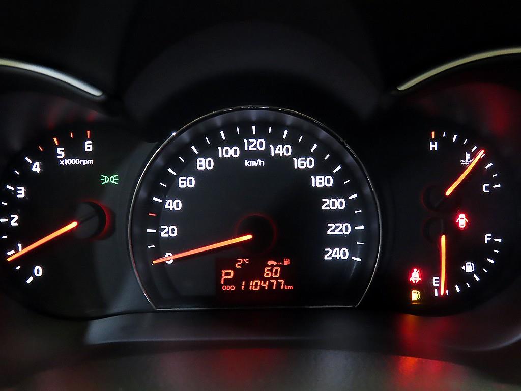 기아 뉴쏘렌토 R R2.0 2WD TLX - 이미지 4