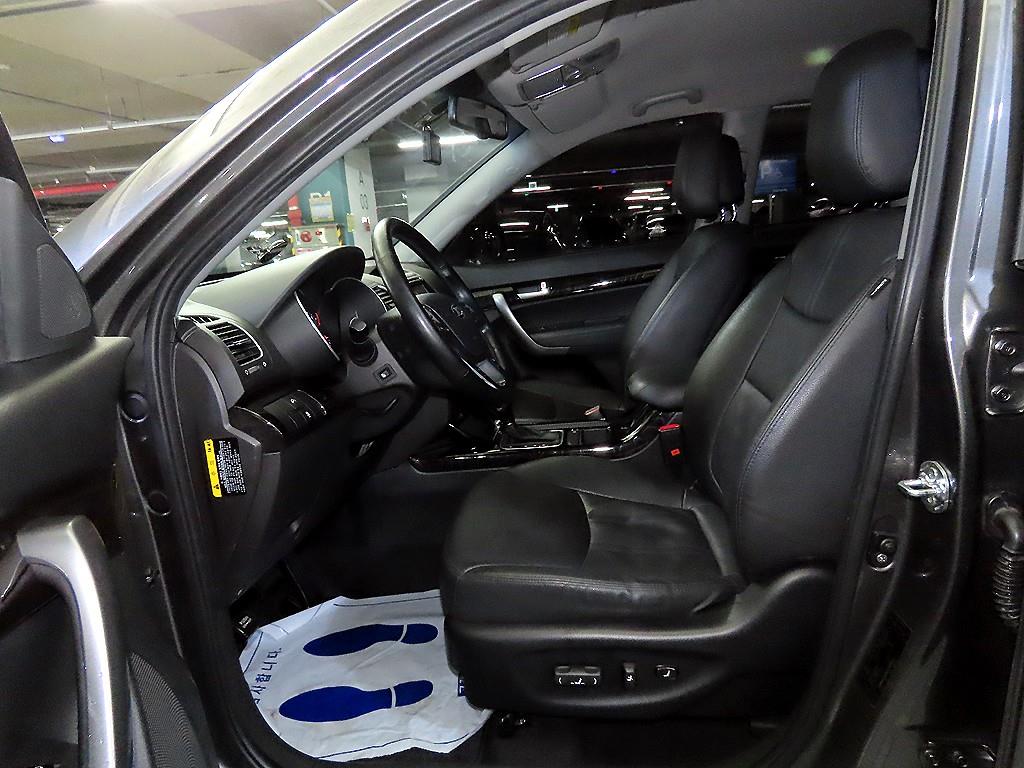 기아 뉴쏘렌토 R R2.0 2WD TLX - 이미지 17