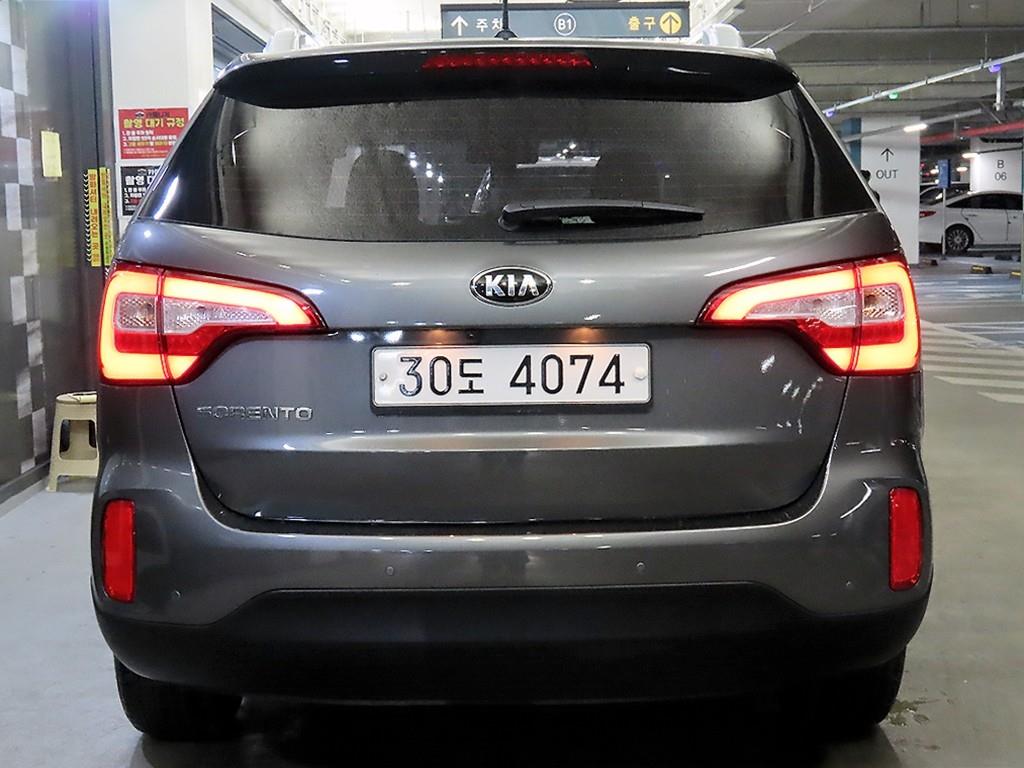 기아 뉴쏘렌토 R R2.0 2WD TLX - 이미지 11