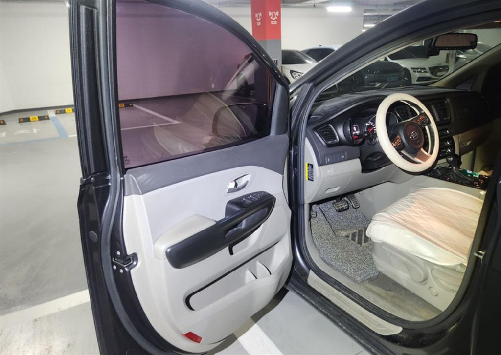 기아 올 뉴카니발 9인승 디젤 럭셔리 - 이미지 4