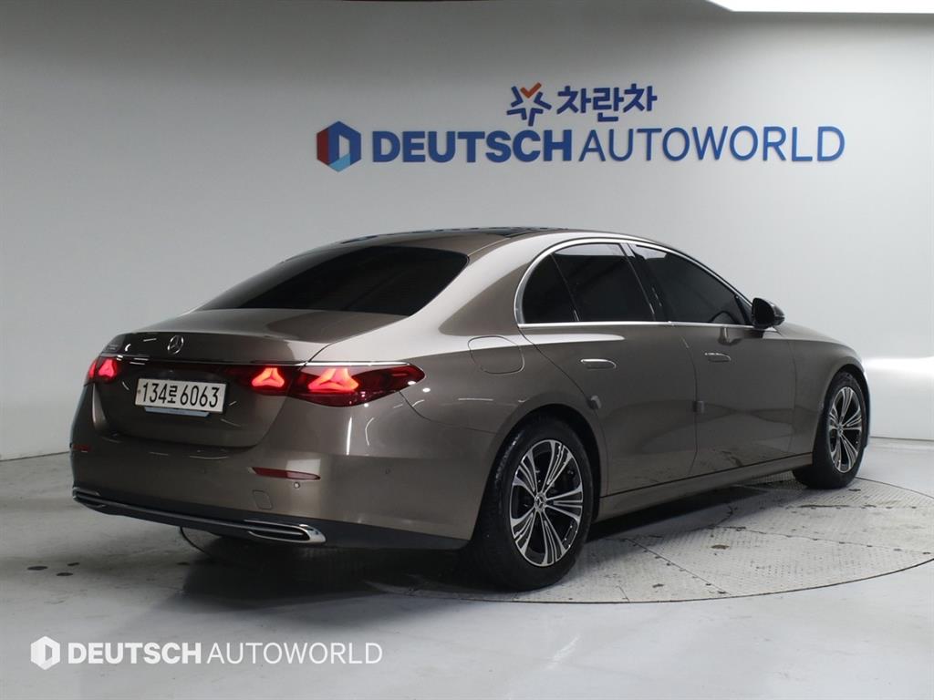 벤츠 E클래스(6세대) E200 아방가르드 - 이미지 12