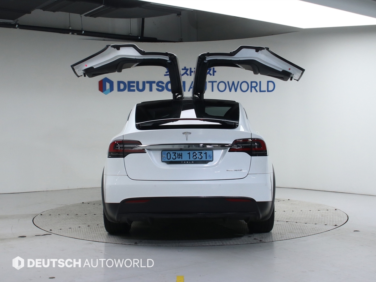 테슬라 모델 X AWD 롱 레인지 - 이미지 3