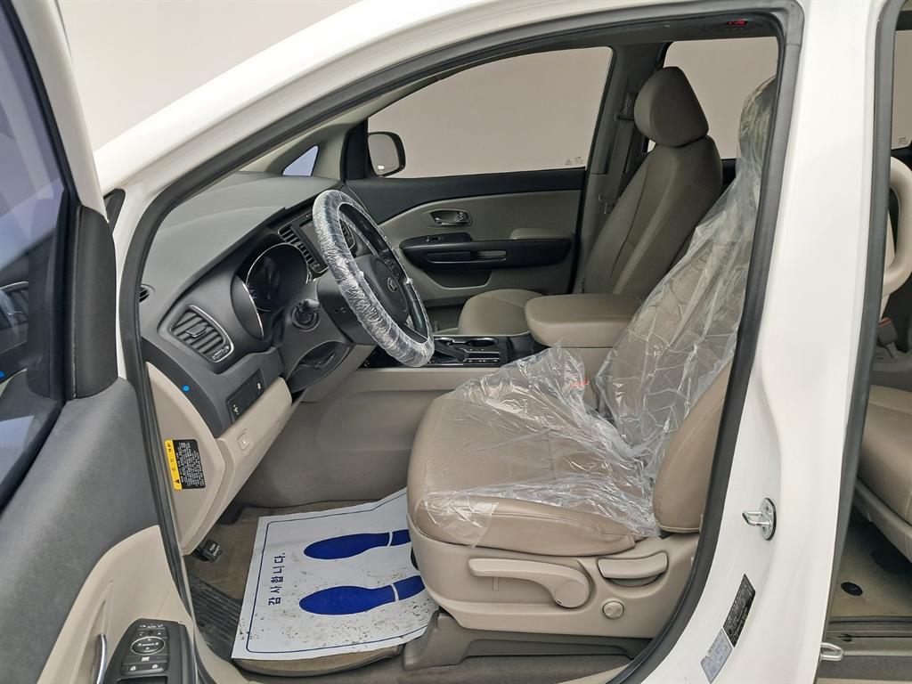 기아 더 뉴카니발 9인승 디젤 럭셔리 - 이미지 2