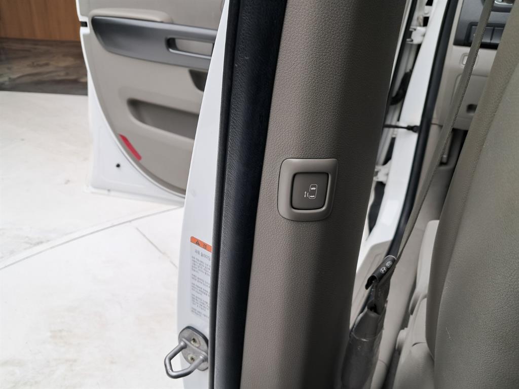 기아 더 뉴카니발 9인승 디젤 럭셔리 - 이미지 18