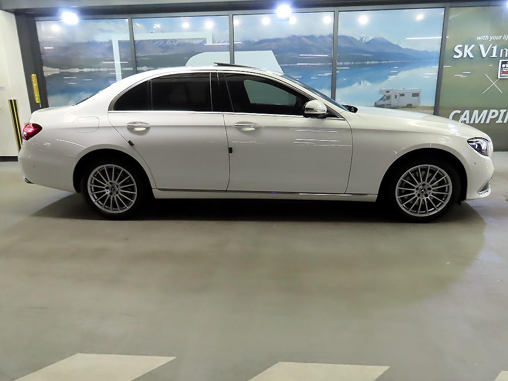 벤츠 E클래스(5세대) E220d 4매틱 익스클루시브 - 이미지 9