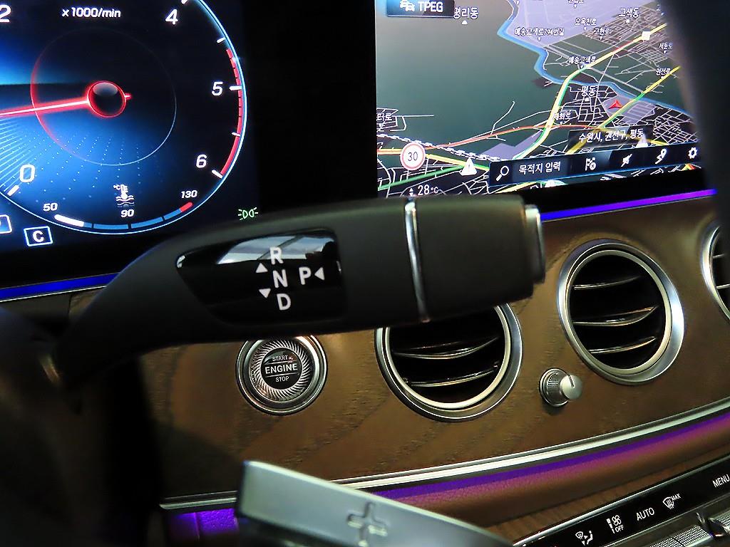 벤츠 E클래스(5세대) E220d 4매틱 익스클루시브 - 이미지 3