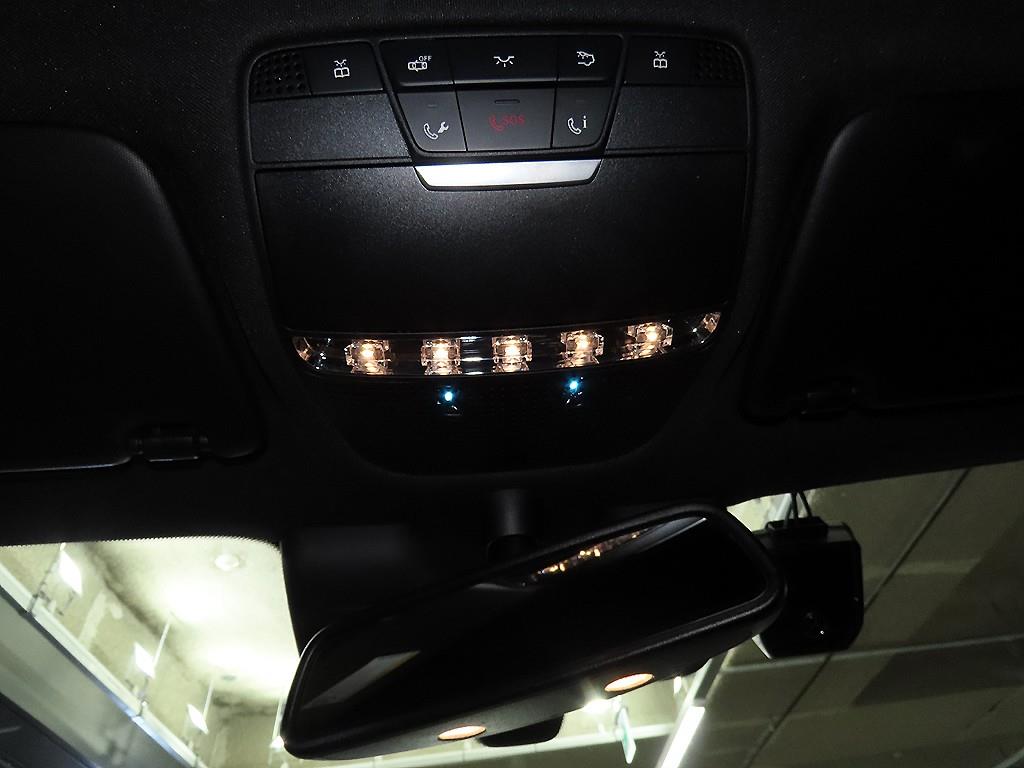 벤츠 GLC클래스 GLC 300 4매틱 쿠페 - 이미지 3