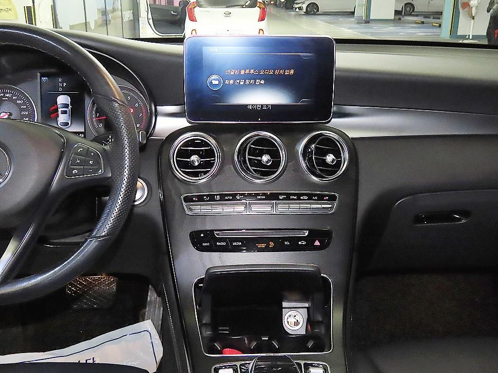 벤츠 GLC클래스 GLC 300 4매틱 쿠페 - 이미지 13