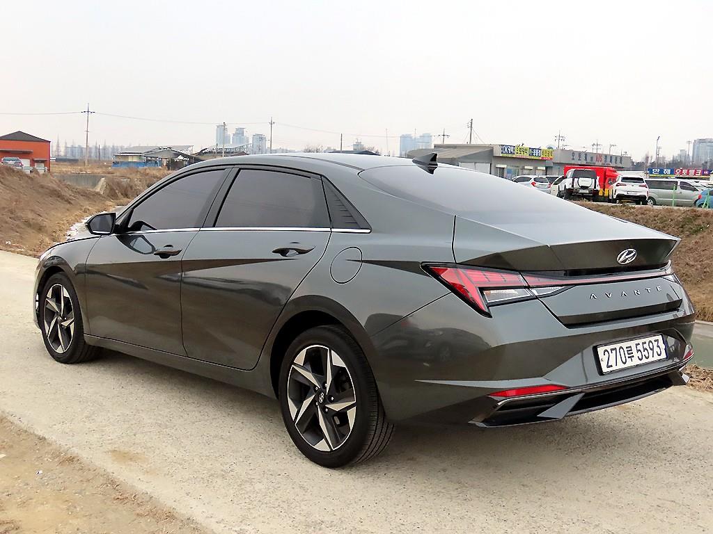 현대 아반떼(CN7) 1.6 가솔린 인스퍼레이션 - 이미지 17