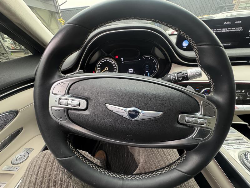 제네시스 GV70 2.2 디젤 AWD 기본형 - 이미지 3